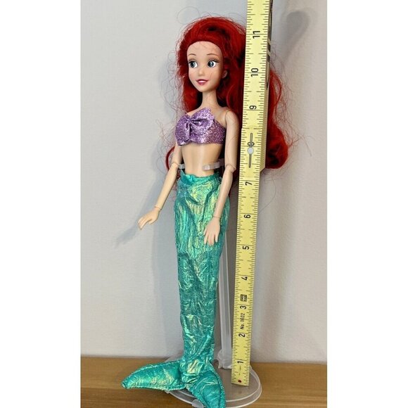Vintage 90's Disney Store The Little Mermaid Ariel Barbie w/outfit - Picture 7 of 16